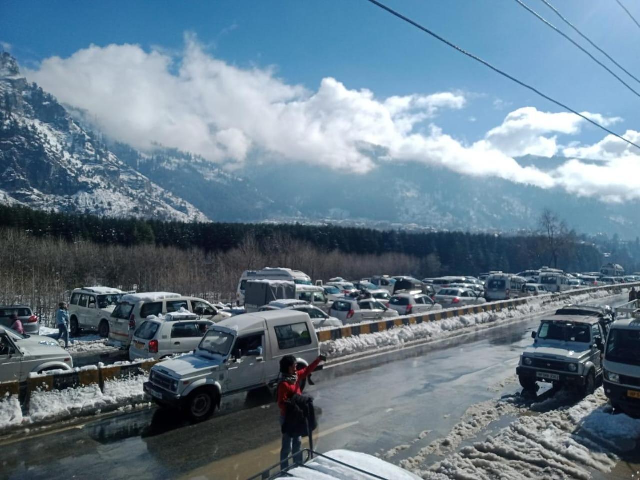 Hotel Neelam Manali Near Volvo Bus Stand Manali Esterno foto