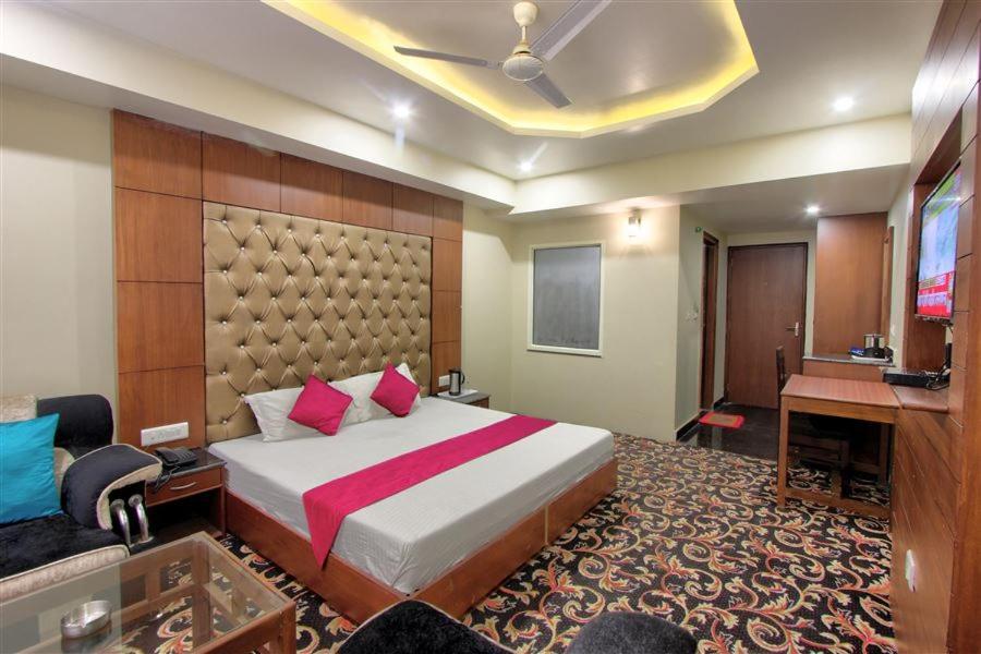 Hotel Neelam Manali Near Volvo Bus Stand Manali Esterno foto